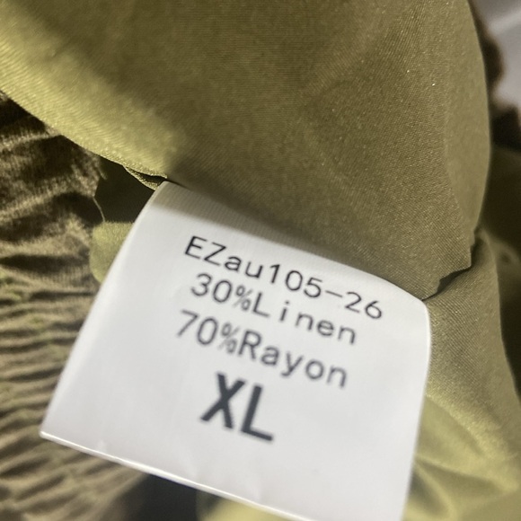 XLg 2 piece crop top and matching shorts military green.NWOT - Picture 6 of 7